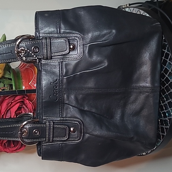 Coach Medium Black Leather SOHO Pleated Bag - Picture 15 of 16